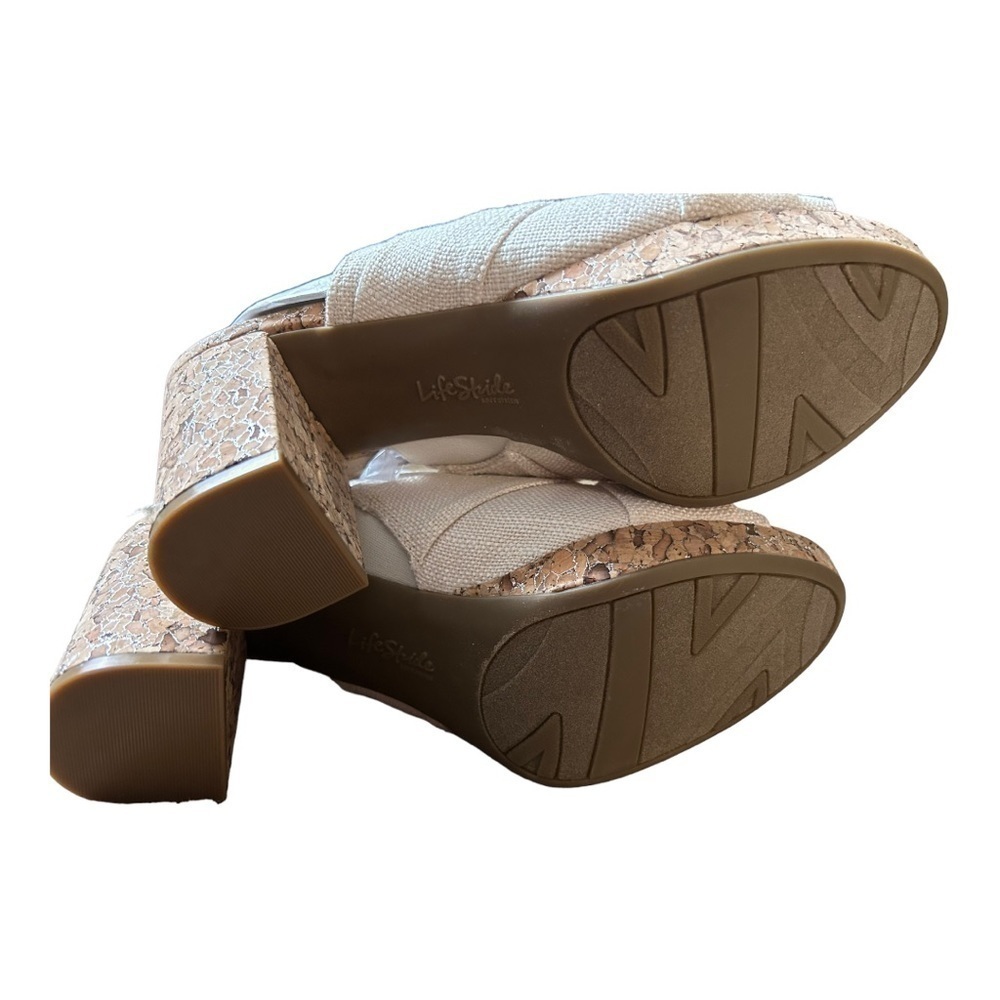 LifeStride Laguna Espadrille in cream - Picture 8 of 12